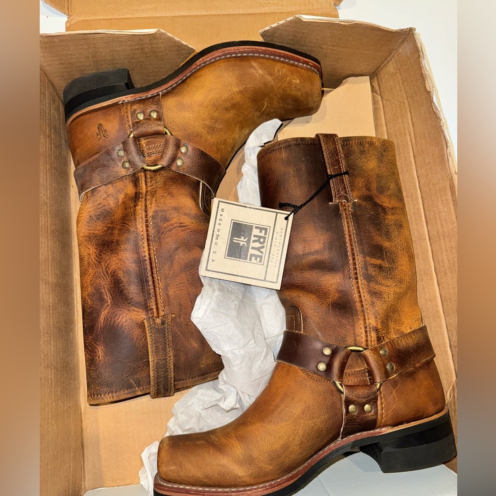 NWT from the 90s Vintage Frye harness Genuine Leather Tall Boots 91/2